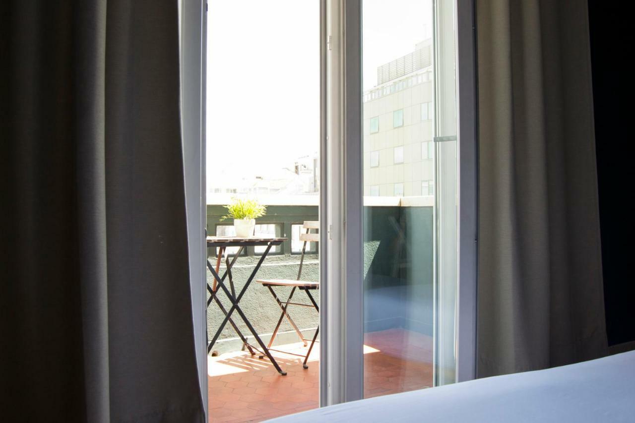 Avenue Hostel & Suites Lisbon Exterior photo